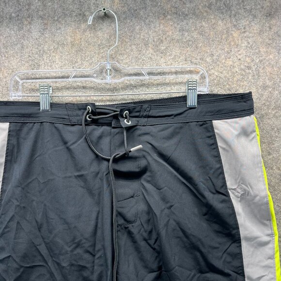 Reebok Shorts Mens XL Black Gray Neon Swim Trunks Quick Dry Drawstring CrossFit - Picture 8 of 11